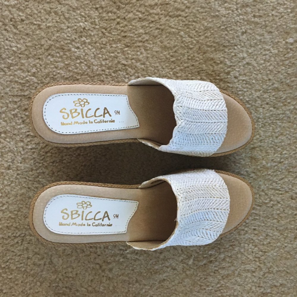 Sbicca Mary Wedge Sandal, White. 9M (US)